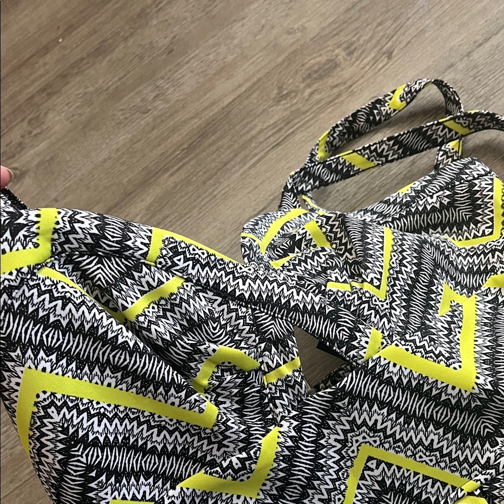 Material girl Chevron Patterned dress Romper with Straps XL - Picture 7 of 7